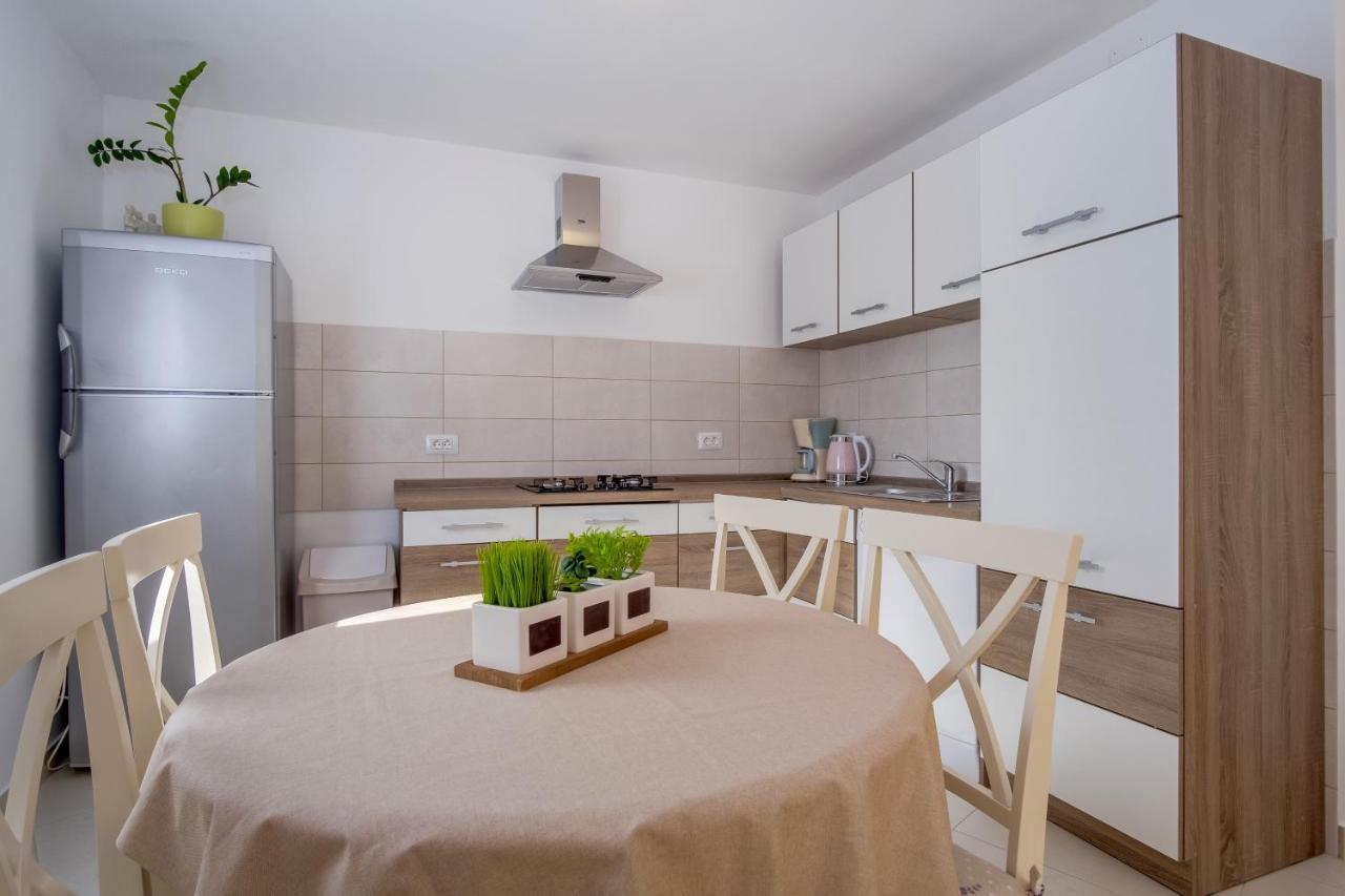 Čunski Apartment Angela מראה חיצוני תמונה