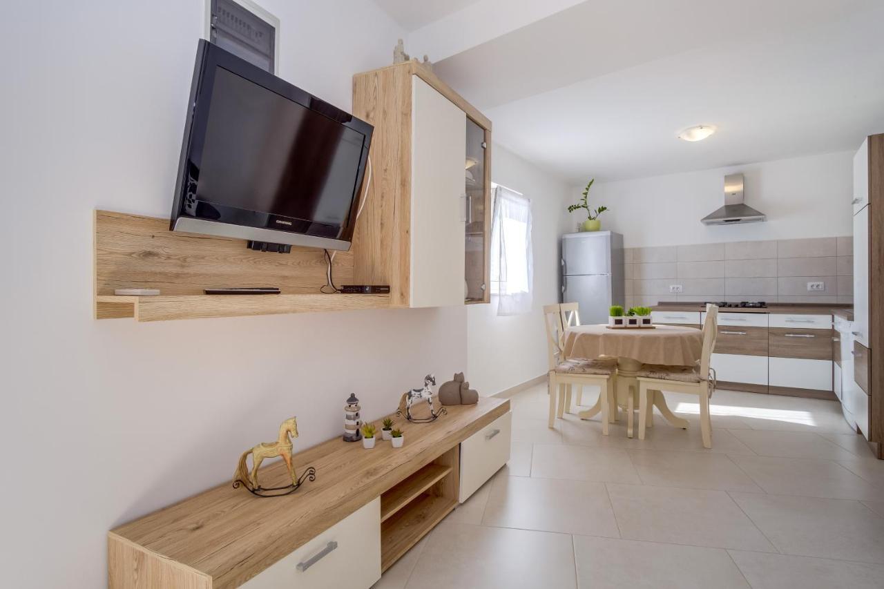 Čunski Apartment Angela מראה חיצוני תמונה